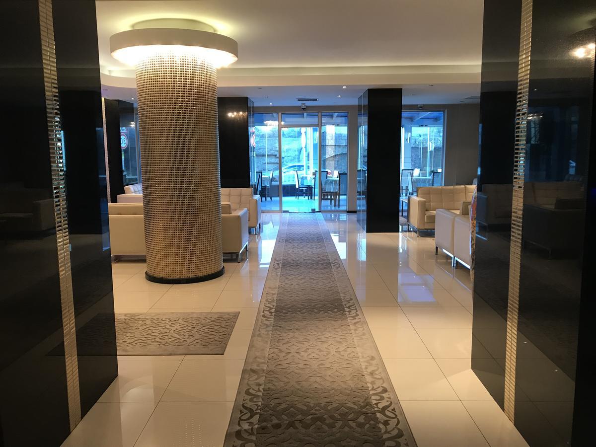 Pen Hotel Istanbul Bagian luar foto