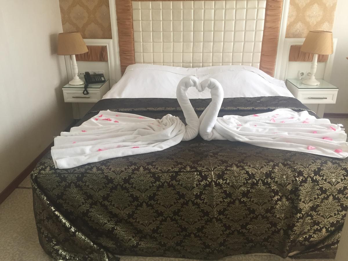 Pen Hotel Istanbul Bagian luar foto