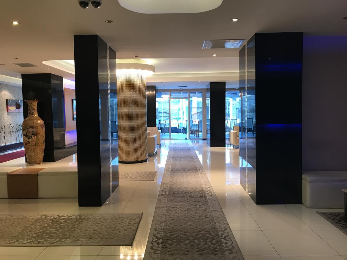 Pen Hotel Istanbul Bagian luar foto