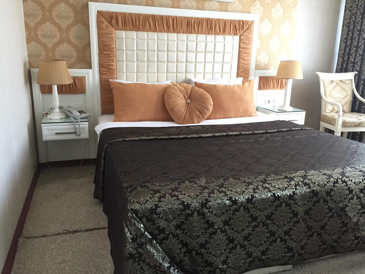 Pen Hotel Istanbul Bagian luar foto