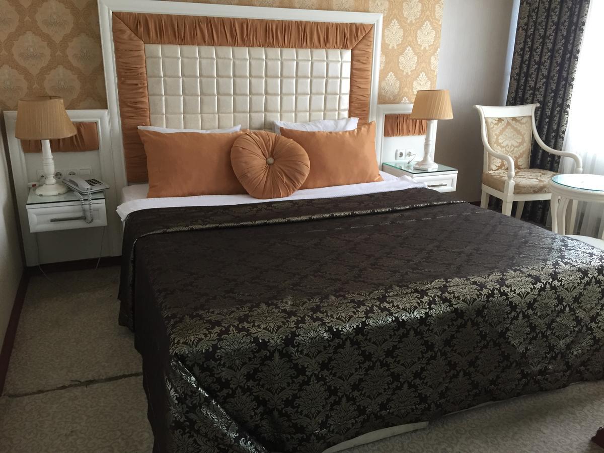 Pen Hotel Istanbul Bagian luar foto
