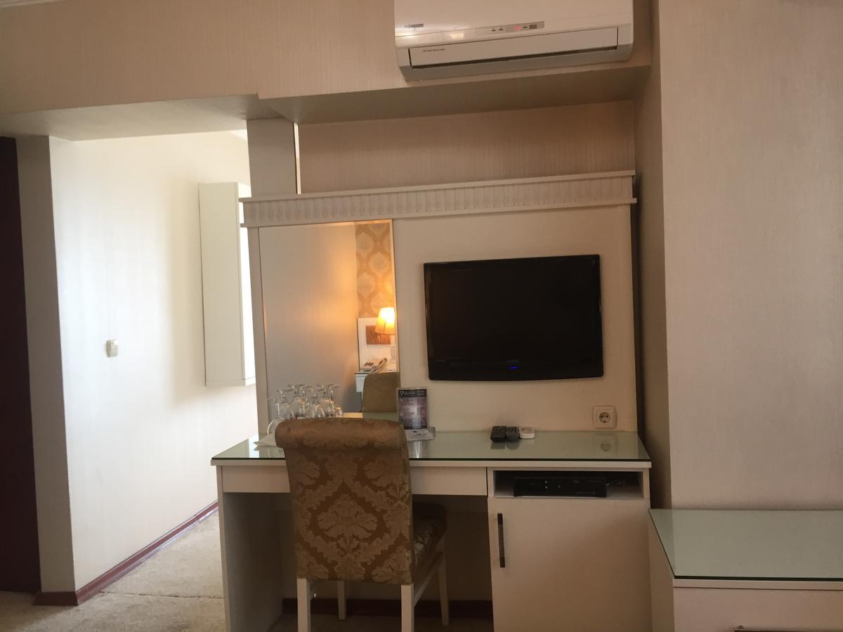 Pen Hotel Istanbul Bagian luar foto