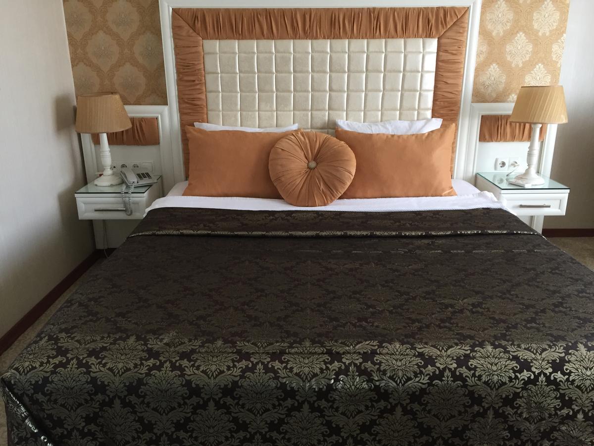 Pen Hotel Istanbul Bagian luar foto