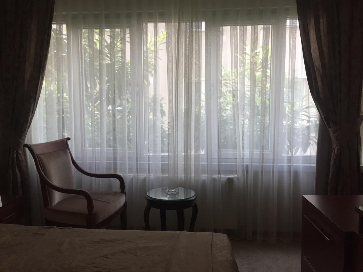Pen Hotel Istanbul Bagian luar foto