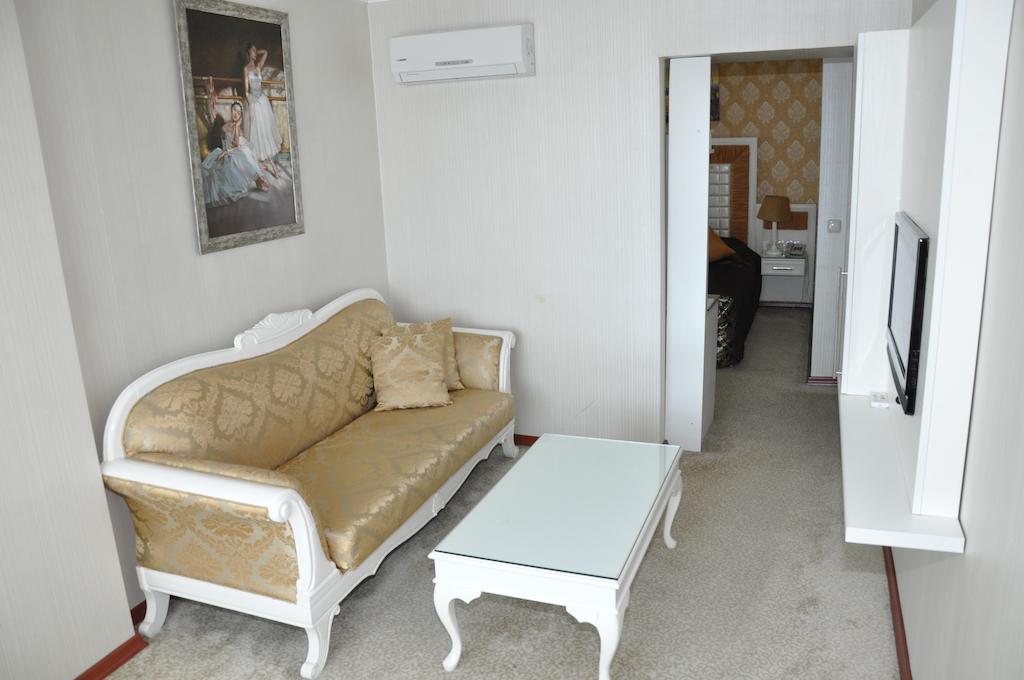 Pen Hotel Istanbul Bagian luar foto