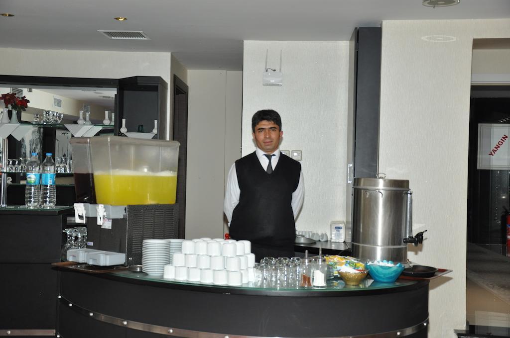 Pen Hotel Istanbul Bagian luar foto