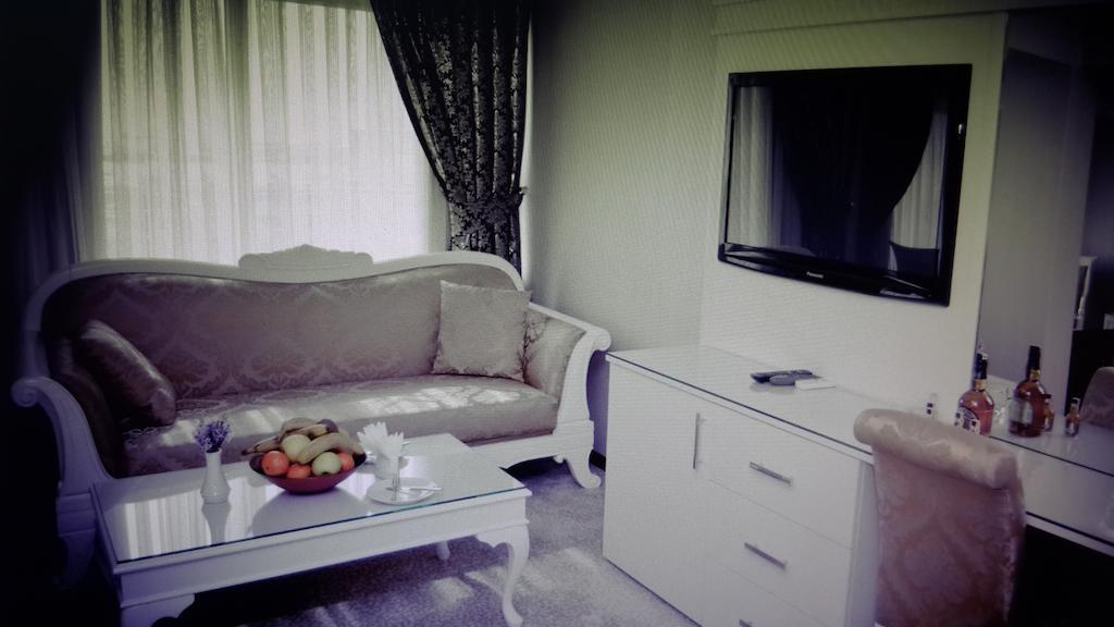 Pen Hotel Istanbul Bagian luar foto